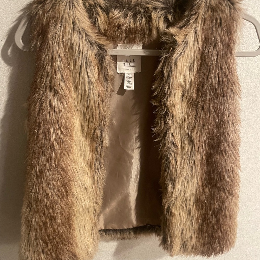 Full Tilt Faux Fur‎ Vest in Tan and Cream Size Girls Medium